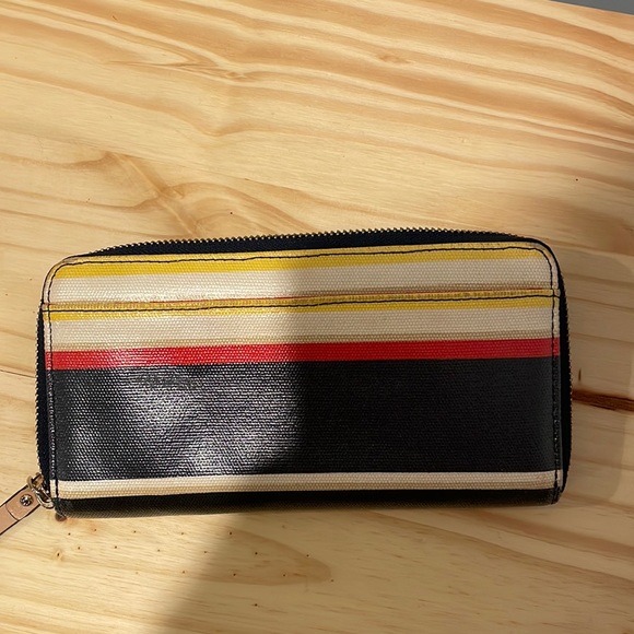 Kate spade women Wallet. - Picture 6 of 9